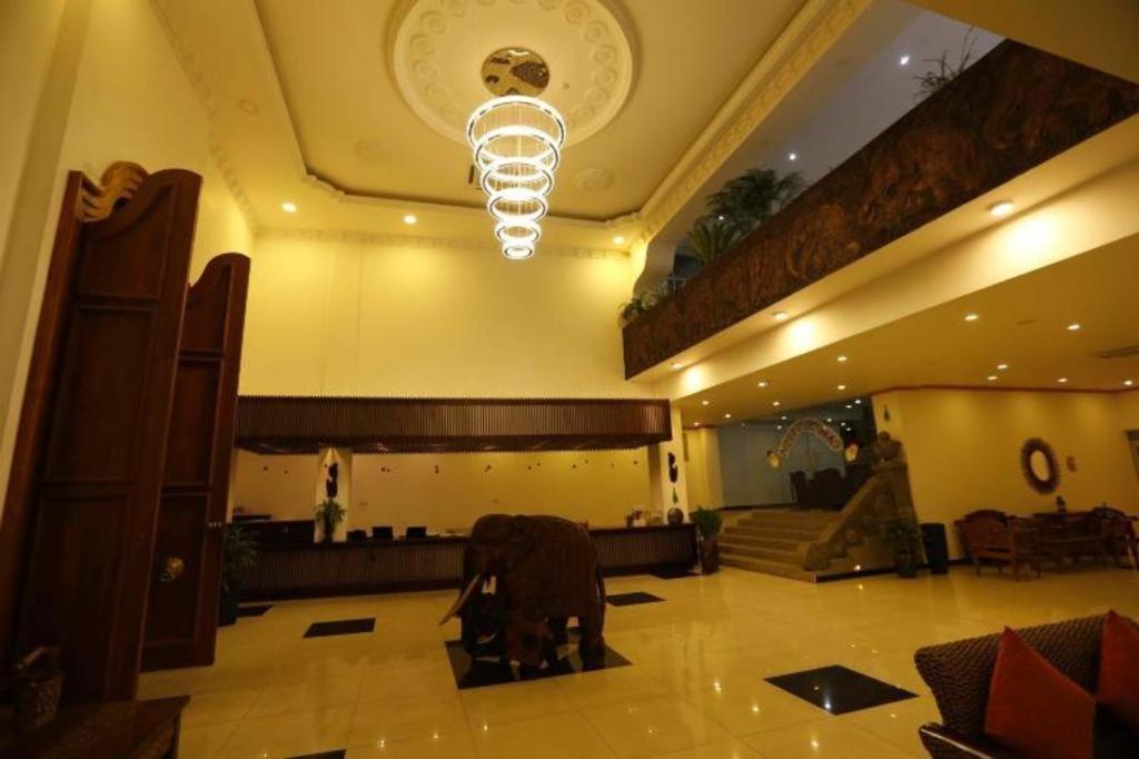 Royal Kandyan Exterior photo