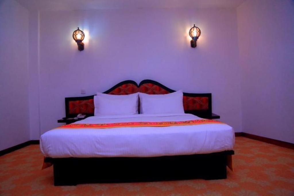 Royal Kandyan Exterior photo